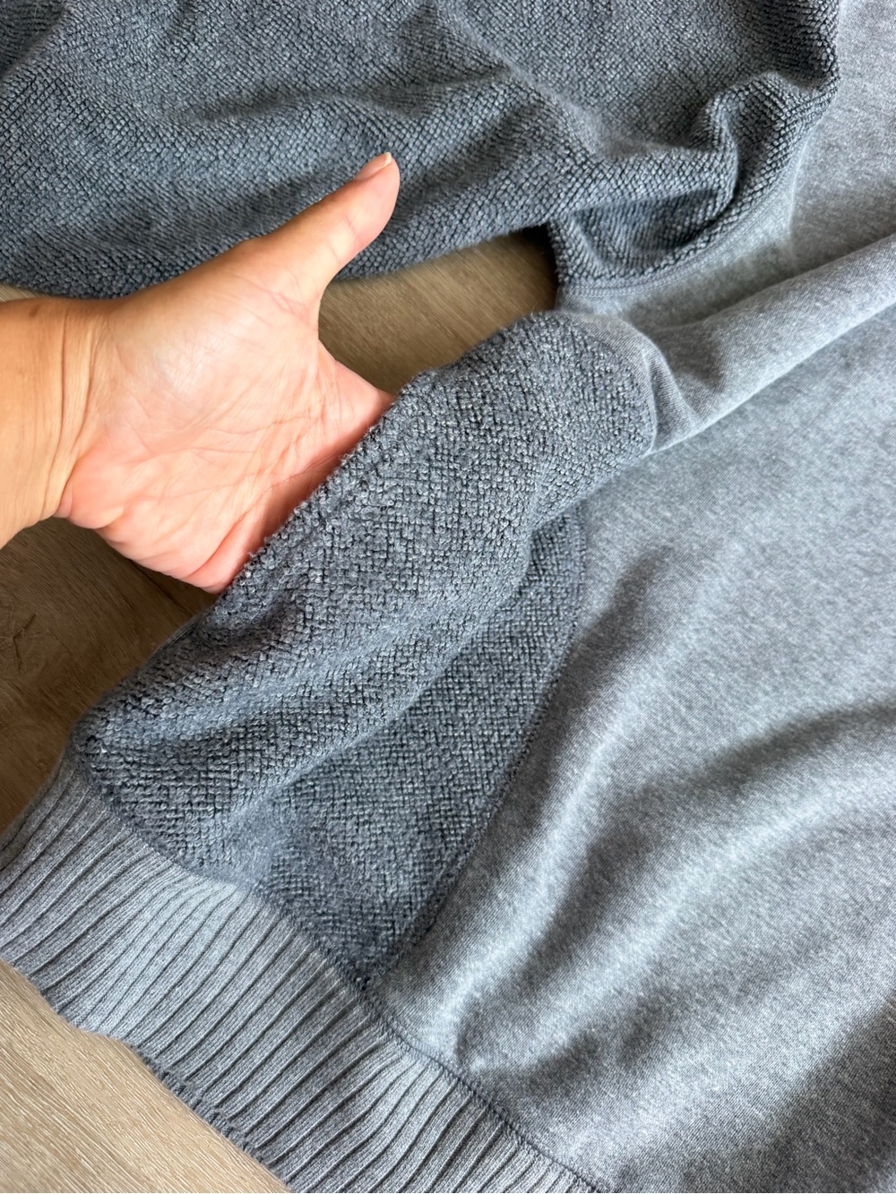 Aerie Tres Chic Chenille Hoodie Soft Comfy Gray Oversized SZ M NWT - Picture 4 of 9